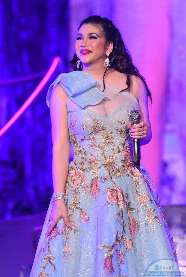 Happiest Birthday to you Queen <a href="/reginevalcasid/">regine alcasid</a> The best singer in the world 😘😘😘