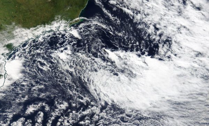 _weernl's tweet photo. Voor de kust van Brazilië heeft zich een zeldzame subtropische storm gevormd die de naam Potira heeft gekregen. Het is vrij ongebruikelijk dat dit gebeurt https://t.co/tDr9z7os8C #tropischestorm #potira #Brazilie https://t.co/odwQwhuRBE