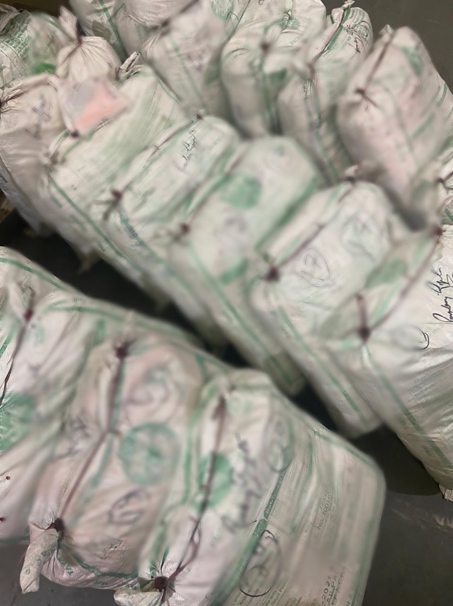 GREVESGROUP's tweet image. GREVESGROUP, carried out two successfully enforcement actions along with the police team on multiple entities who were engaged in manufacturing and wholesale supply of counterfeit salt of a popular brand in Palwal,Haryana. #duplicacy #ip #law #enforcement #counterfeit #lawyers