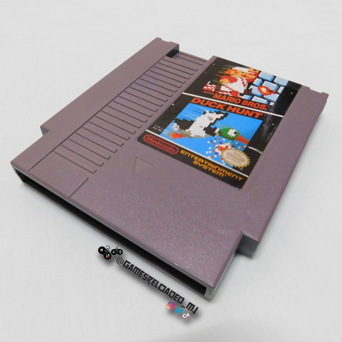 GamesreloadedM's tweet photo. Todo comenzó con este videojuego Mario Bros/Duck Hunt. ¿Cual fue tu primer videojuego?

Feliz día!!
.
.
.
.
=========================
#nes #mariobros #duckhunt #retro #retrogame #retrogaming #retrogames #nintendo #gamecollection #retrogamer #nintendolove #nintendofan https://t.co/oaUNUV7jO4