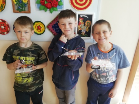 srcnes1's tweet image. #mspno Практическое занятие «Все делаю сам!» по сборке инженерных конструкторов игрушек. Занятие было проведено в рамках проекта Облачной школы инженерных технологий. Сегодня конструировали по схеме «Умный дом».