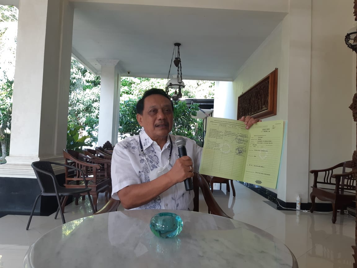 yoyoksukawi's tweet photo. Bapak tumbas tanah 84. Kemudian memiliki hak guna bangunan 93 dan memiliki SHM tahun 2001. Masak di titik lokasi sama, muncul pula sertifikat HGB nomor 1079 yang dimiliki seorang bernama Tan Yangky Tanuputra dengan luas 675 meter persegi dari Akta Jual Beli Nomor 798 tahun 2017 https://t.co/sh6sfVRMF0