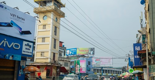 Three bombs exploded near the clock tower in the center of #Muse in northern #Shan State today (April 22) at around 11 am.Luckily no one was injured.
#Apr22Coup
#WhatsHappeningInMyanmar
