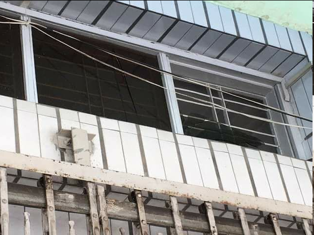 Three bombs exploded near the clock tower in the center of #Muse in northern #Shan State today (April 22) at around 11 am.Luckily no one was injured but some buildings were destroyed.
#Apr22Coup
#WhatsHappeningInMyanmar