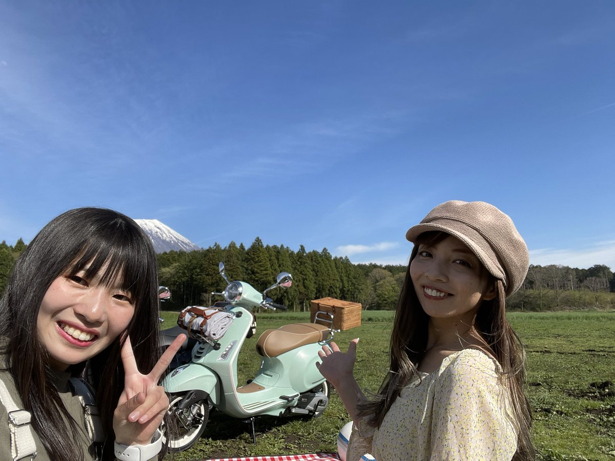 chigasakiminami's tweet photo. Rurikoさんとピクニックっ😊

めっちゃお天気で、楽しい〜‼︎ https://t.co/1NjLR44pxT