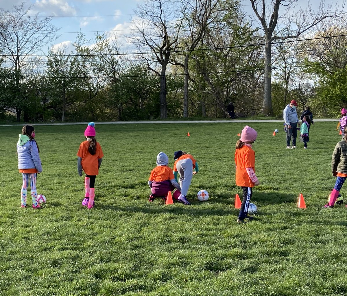 Chilly day on the oval doesn’t stop our Dynamo Rec players!

Just means you have to break out the pink hats.