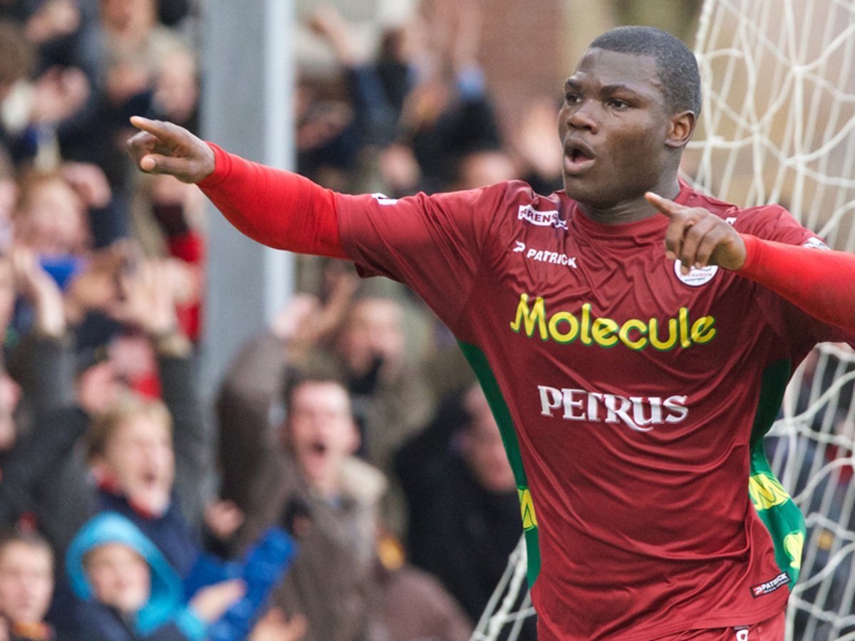 josedavidlopez_'s tweet photo. Con 16, debutó en filial del Lille ya como MC defensivo-interior diestro y disputó 4ªDivisión. Suficiente para que el Zulte🇧🇪 lo recondujera a casa. Debutó con 17 en 1ªDivisión justo el año top del club de Flandes, Subcampeón ganando al posterior campeón con gol de #JuniorMalanda https://t.co/8PvKaMHFZZ
