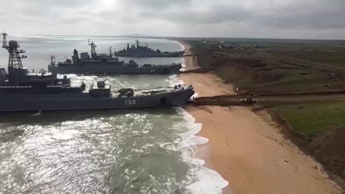 Ezk3CqKWYAUHUYR?format=jpg&name=small