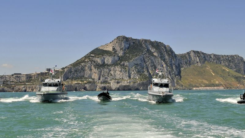 ArmyInnovaEU's tweet photo. The @RoyalNavy has confirmed the names of two new fast #patrolboats that will be based in #Gibraltar.
Both boats will be used to patrol #HMNB Gibraltar and British Gibraltar Territorial Waters (#BGTW).
@BritishArmy #RN #RoyalNavy
➡️https://t.co/H70NUAdhuG https://t.co/HxM6vhwJYn