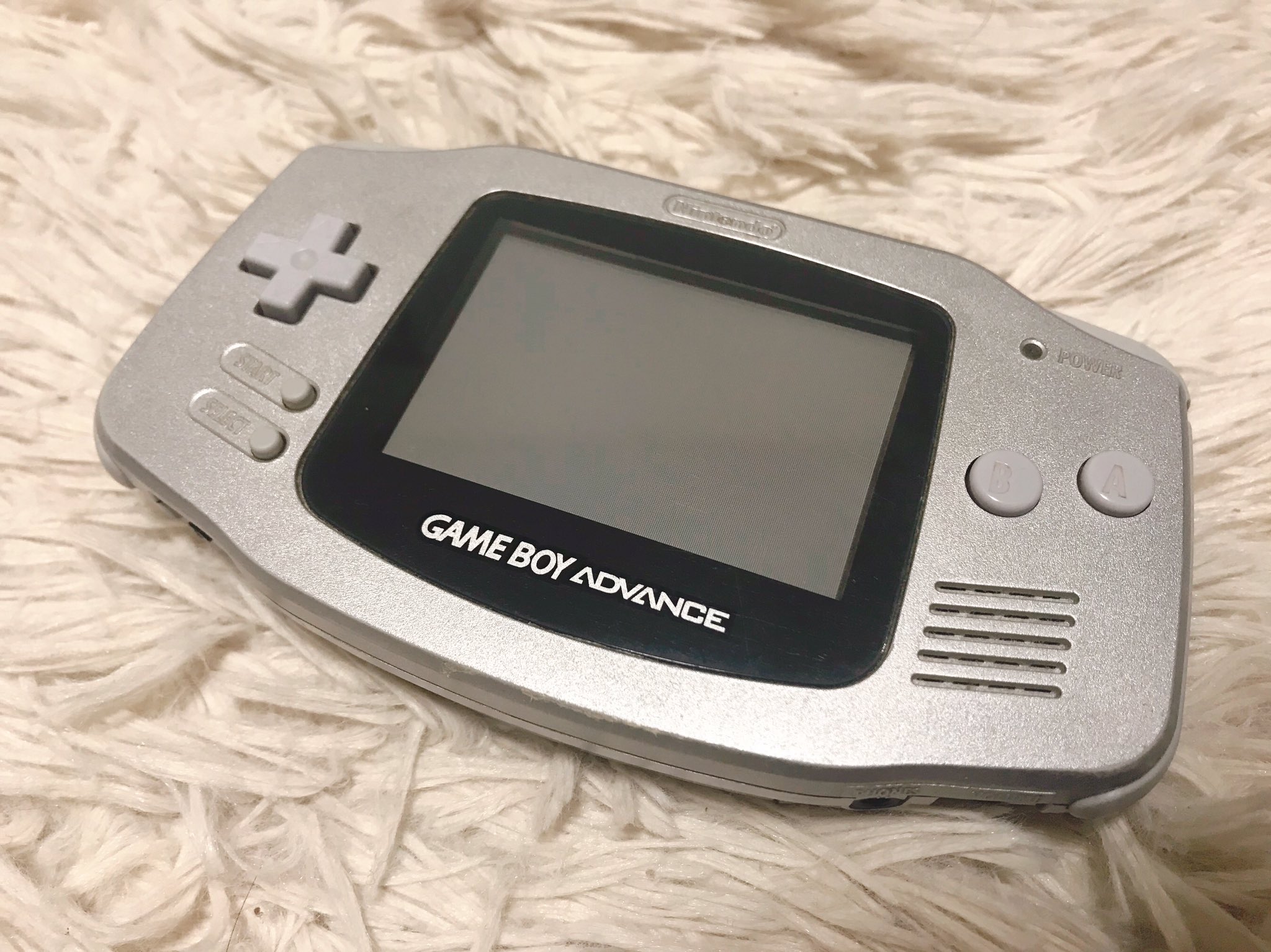 平山ゆりか ゲームボーイアドバンスが今も存在する世界線に住んでいます 我ながら状態が良いですね 子供らしい字で名前もしっかり書いてあります 笑 T Co Nvqpgtrfyk Twitter