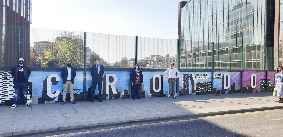 CivicMayorLBC's tweet photo. I've just "officially" opened the East Croydon Mural in George St.Thank you to Patrick Ladbury &amp;GTR colleagues, Councillor's Jerry Fitzpatrick, Oliver Lewis, Muhammad Ali for your support,&amp; Brendan O'Connor a Croydon resident who had the idea &amp; of course the artist Joe Rashbrook https://t.co/kNOwhbdcwk