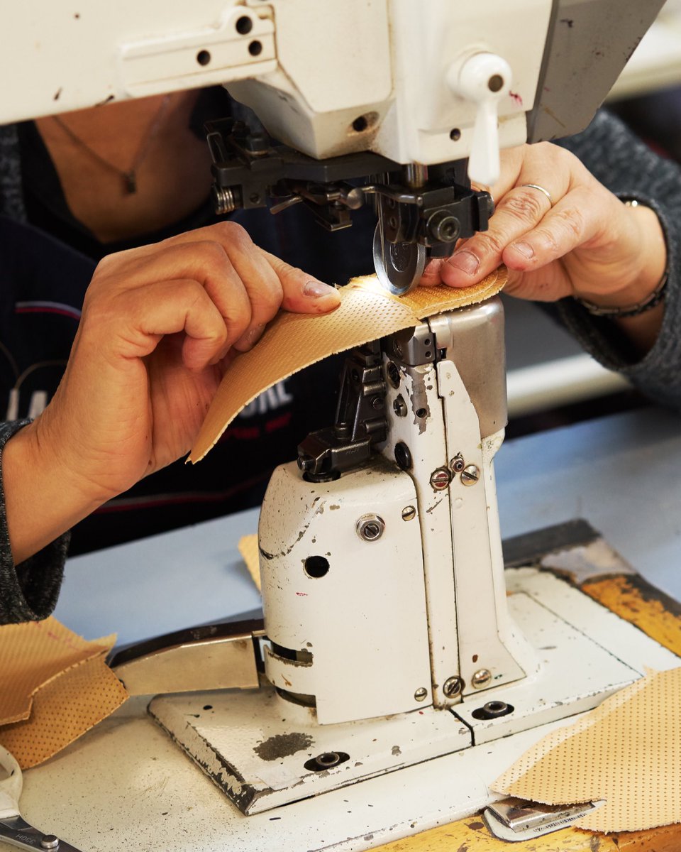 baronpapillon_'s tweet photo. Préparation à l’usine de Montjean-sur-Loire de notre doublure interne en cuir perforé origine Italie pour une bonne respiration et confort de vos pieds. 

#madeinfrance #baronpapillon #sneakers #details #handmade #france #savoirfaire https://t.co/m0mUunsa5g