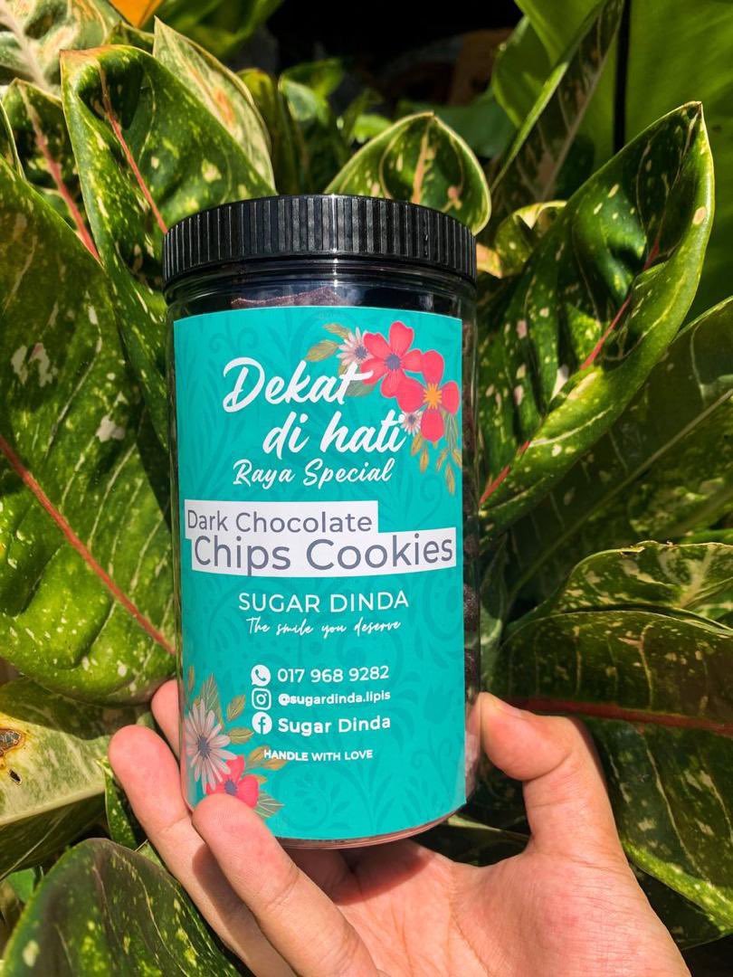 nasruddinharon's tweet photo. Assalamualaikum, selamat berpuasa. 
Minta RT dari anda 🙏🏼

Dua versi wajib cuba:
🍪Dark Chocolate Chips (250gm 18-20pcs) RM18
🍪Dark Chocolate Almond (250gm 18-20pcs) RM20

❤️ COMBO SPECIAL RM35 (Almond x Chocolate Chips)

Nak join order? 😊

WHATSAPP 👇🏼
https://t.co/0IPWBEjVpM https://t.co/GrF1altS0j