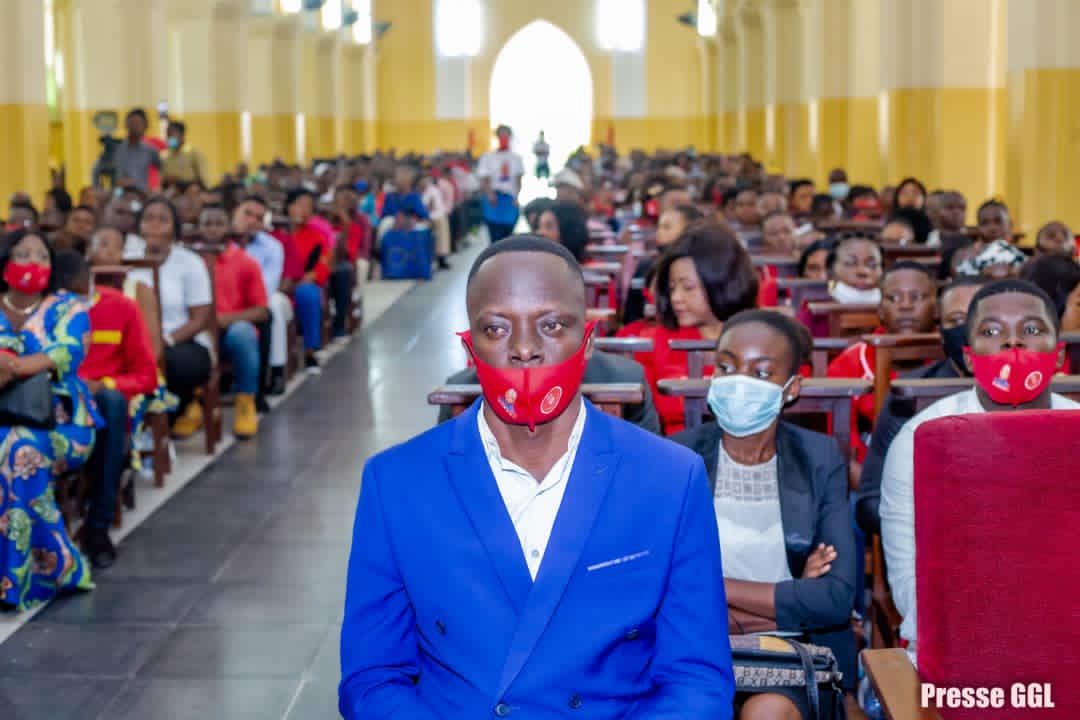 KerenBashale's tweet photo. Réunie ce mercredi 21/04 cadres, hauts cadres de la génération @GuyLoando_ à la paroisse sainte Anne Gombe dans le réel plaisir de remercier le tout puissant pour avoir choisi le Sén @GuyLoando_, aujourd'hui Excellence @GuyLoando_, Min d'État, Min d'Aménagement du Territoire. https://t.co/PIcVaFbhj1