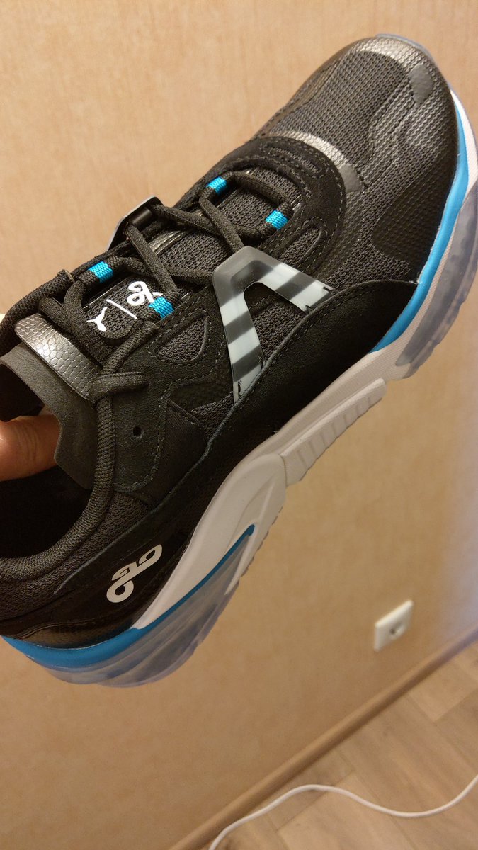 These sneakers are SO COOL thanks <a href="/PUMA/">PUMA</a> <a href="/Cloud9/">Cloud9</a>