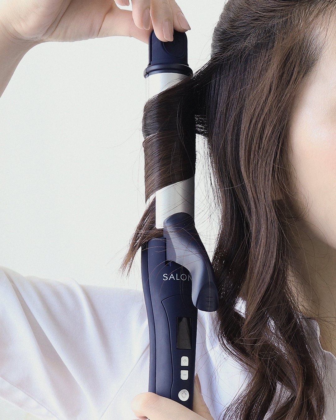Salonia Official Salonia のヘアアイロンは360度回転コード もつれにくく くるくると巻きやすい ミディアム ロングヘアで カールアイロン初心者の方や持ち物を少なくしたい方に特にオススメの2wayヘアアイロン ナチュラルなストレートヘアや