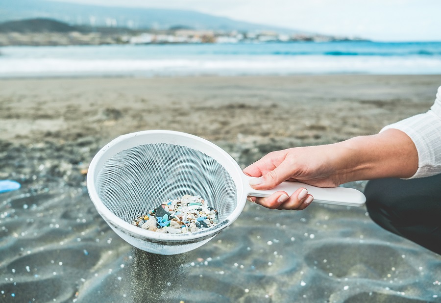 The team of researchers at the Indian Institute of Technology, Guwahati has created an innovative microfiltration method that can be used to remove microplastic contaminants from the seawater. 
.
.
#microplasticpollution
#plasticpollution
#marineconservation
@IITGuwahati