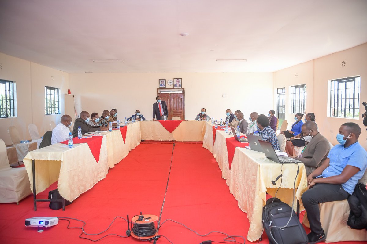 KiamaKaara's tweet photo. @LaikipiaCountyG Governor @NdirituMuriithi on #MakingDevolutionWork @NyandaruaCG018 Taskforce on Revenue Benchmarking visit, "in software/systems development, have a visibility of the whole chain. From the contracted to the sub contracted. Only then, do you understand & own it." https://t.co/V1mopVPIma