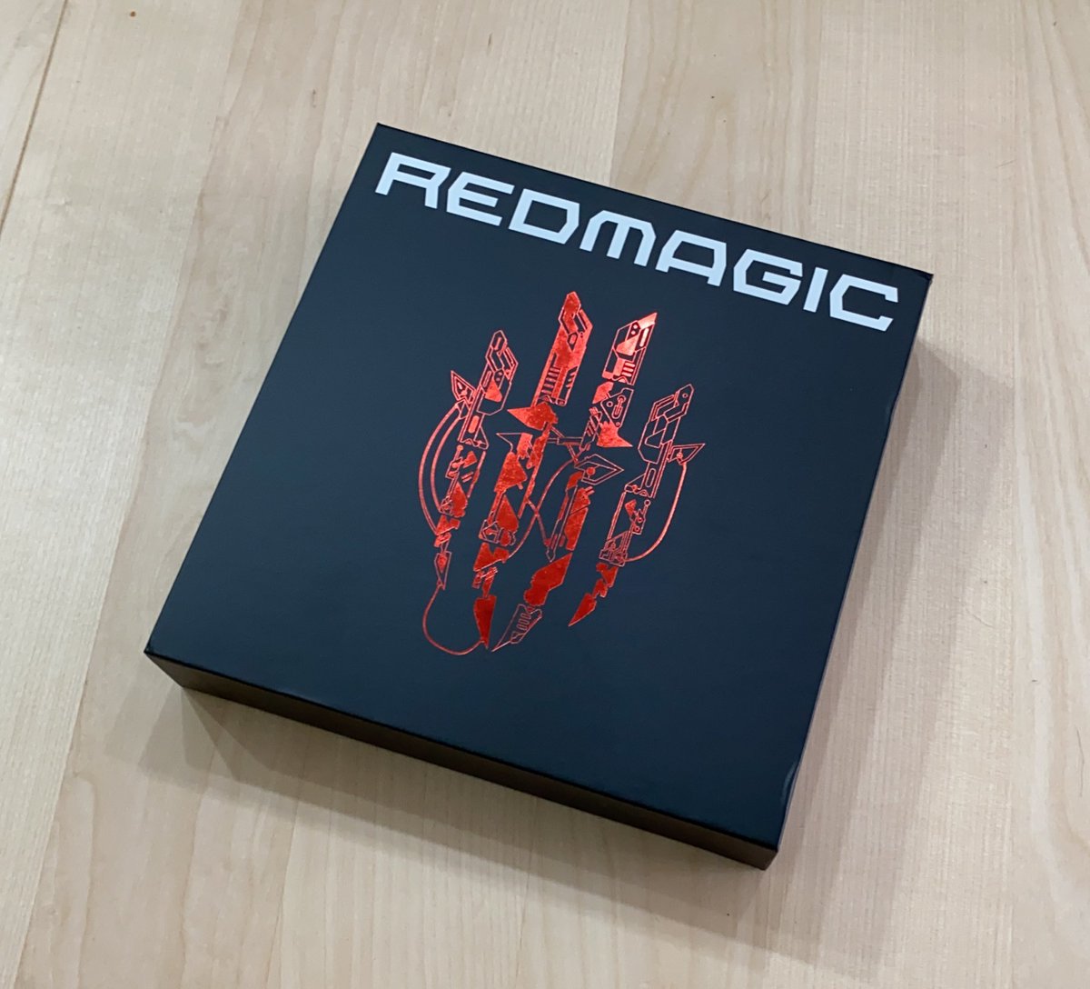Ojito lo que me ha llegado 👀 Subiré Review esta semana #RedMagic6 #redmagic