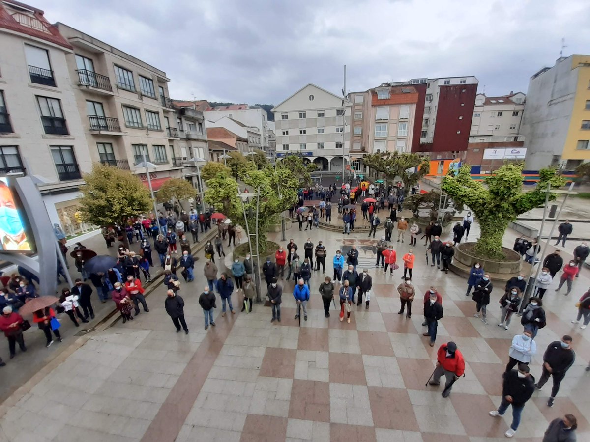 ConcellodeBueu's tweet image. 📢💪 A vila de Bueu uniuse este mércores para reivindicar unha sanidade pública e de calidade. Porque xa basta de desmantelamento dos servizos públicos! Grazas Bueu!