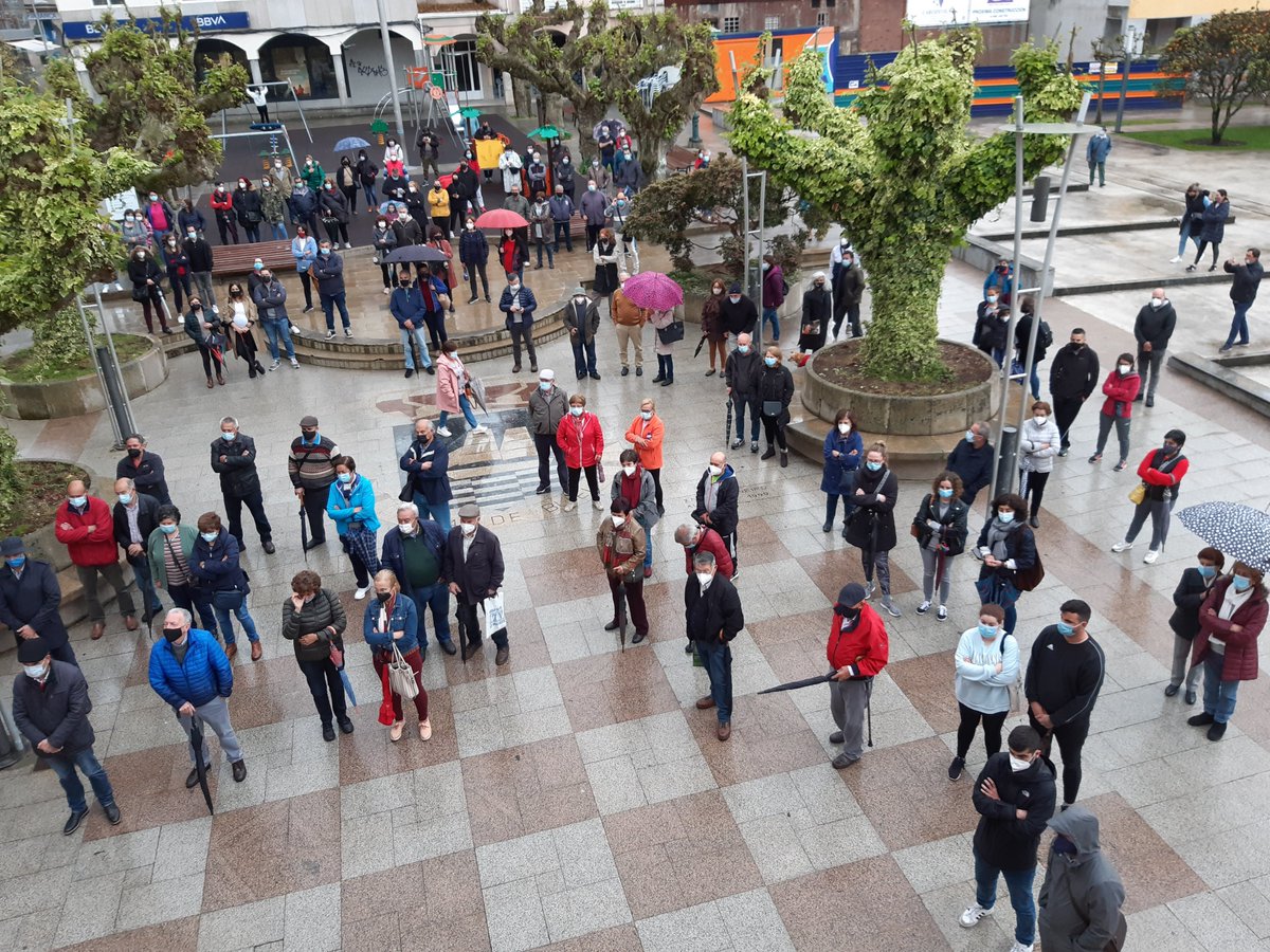 ConcellodeBueu's tweet image. 📢💪 A vila de Bueu uniuse este mércores para reivindicar unha sanidade pública e de calidade. Porque xa basta de desmantelamento dos servizos públicos! Grazas Bueu!