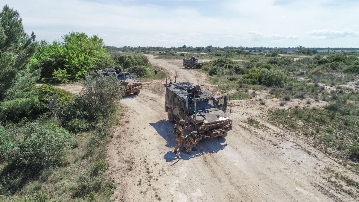CiroNappi6's tweet image. The the brand new ones 🇮🇹 IVECO DV #VTLM2&apos;s &quot;Lince&quot; NEC Force (Network Enabled Capabilities), of the 82° Regiment &quot;Torino&quot; of the 🪖 🇮🇹 Italian Army during &quot;Centauro 1/2021&quot; training exercise in Torre Veneri (#Lecce) military training ground.