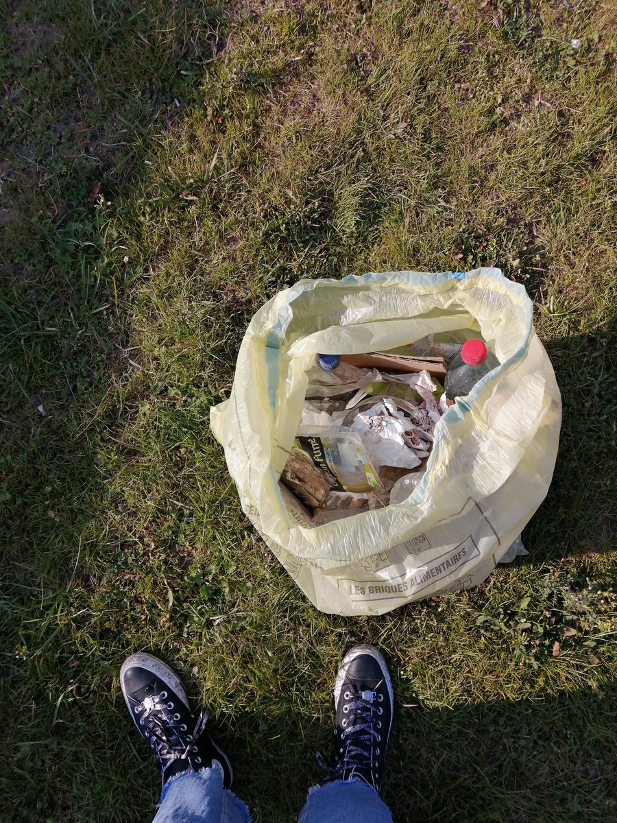 -every picture i post of my walks are not showing any trace of trash because i hide them. THIS is the reality. and this is from a little walk, i couldn't do a longer one because the bag was heavy. next time i will tell someone to come with me. EARTH IS NOT YOUR FREAKING TRASHCAN.