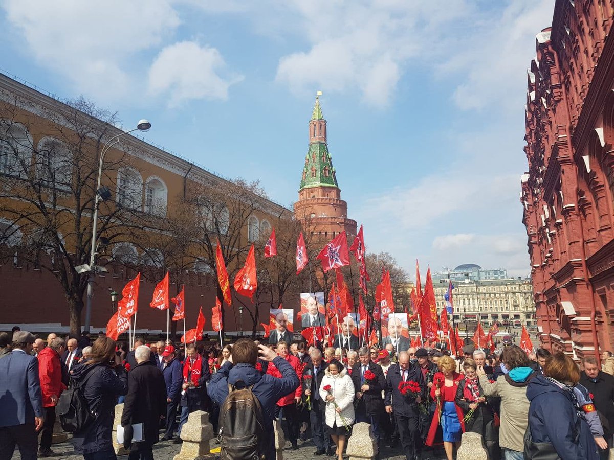 Красная площадь новый год. Красная площадь москва сейчас. Московский исторический музей на красной площади. 25 апреля красная площадь. Парад победы 2022 в москве мавзолей.