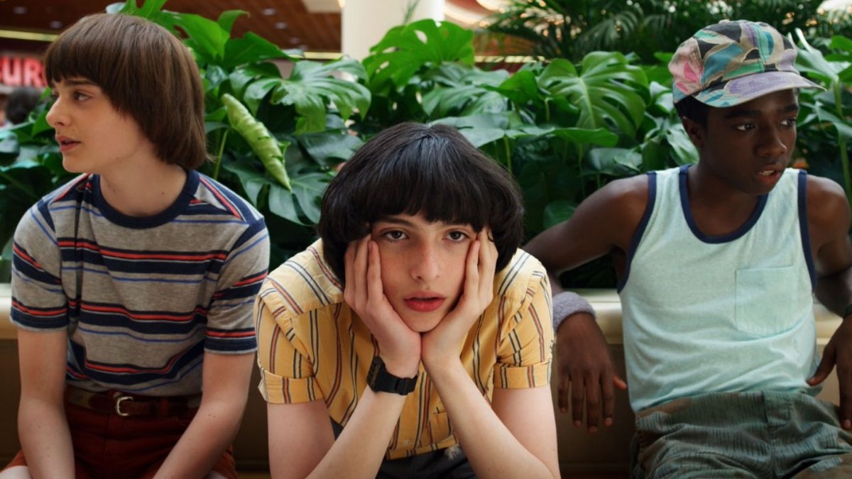 SeasonPremiere_'s tweet image. Une date de sortie en 2022 se confirme pour la saison 4 de Stranger Things - premiere.fr/News-Series/Un…