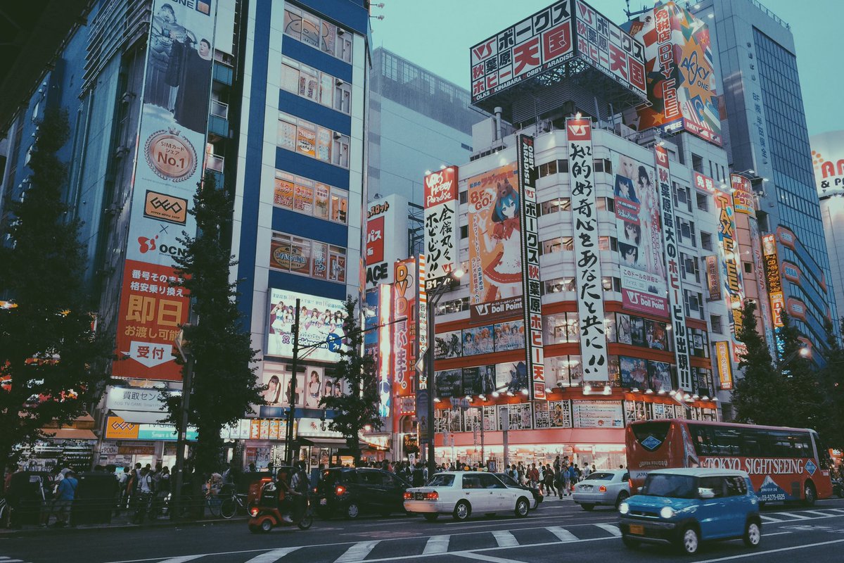 Random Tokyo memories from my first trip back in 2015.All photos are  #shotoniphone  #tokyo  #streetphotography  #iphonography  #vsco  #japan  #japanstreetphotography