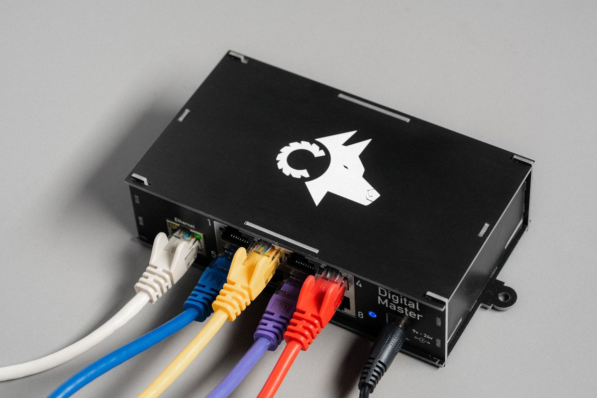 cogsapp's tweet image. Say hello to our Digital Master. This can handle 32 input channels for things like buttons, switches &amp;amp; contact closures OR 32 5v output channels, for low powered LEDs. Multiple props/puzzles can share the same box. Neat.