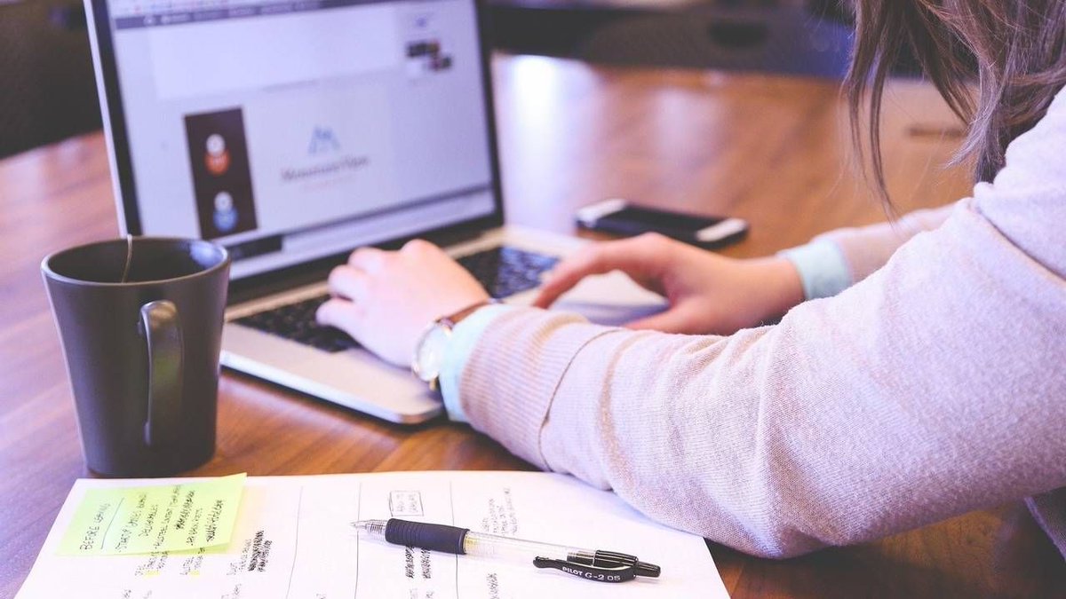 RightAccounts's tweet photo. Are You Self-Employed? Here’s What You Can Claim From COVID Support. https://t.co/5VzCAOmwv9 https://t.co/vK5ZibxsPO