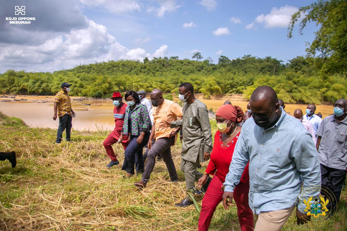 gyemgh's tweet photo. Today is #EarthDay. We won't celebrate it. We express our anger and grief at government's spectacular failure at addressing galamsey. The communique at the recent National Dialogue DOESN'T INSPIRE HOPE! Gov't officials traveling to assess water quality was SHOCKING! #WeMourn https://t.co/ioqcOt53gp