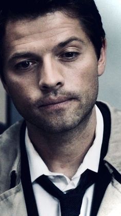 Can we all just take a moment to appreciate our Angel of Thursday, please?  #Castiel  #MishaCollins