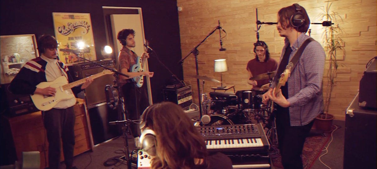 Les cinq Rennais de <a href="/bornidiott/">BORN IDIOT</a>  investissent le Disco Casino Studio pour une délicieuse live-session au parfum de Martini.

generalpop.com/2021/04/22/dix…