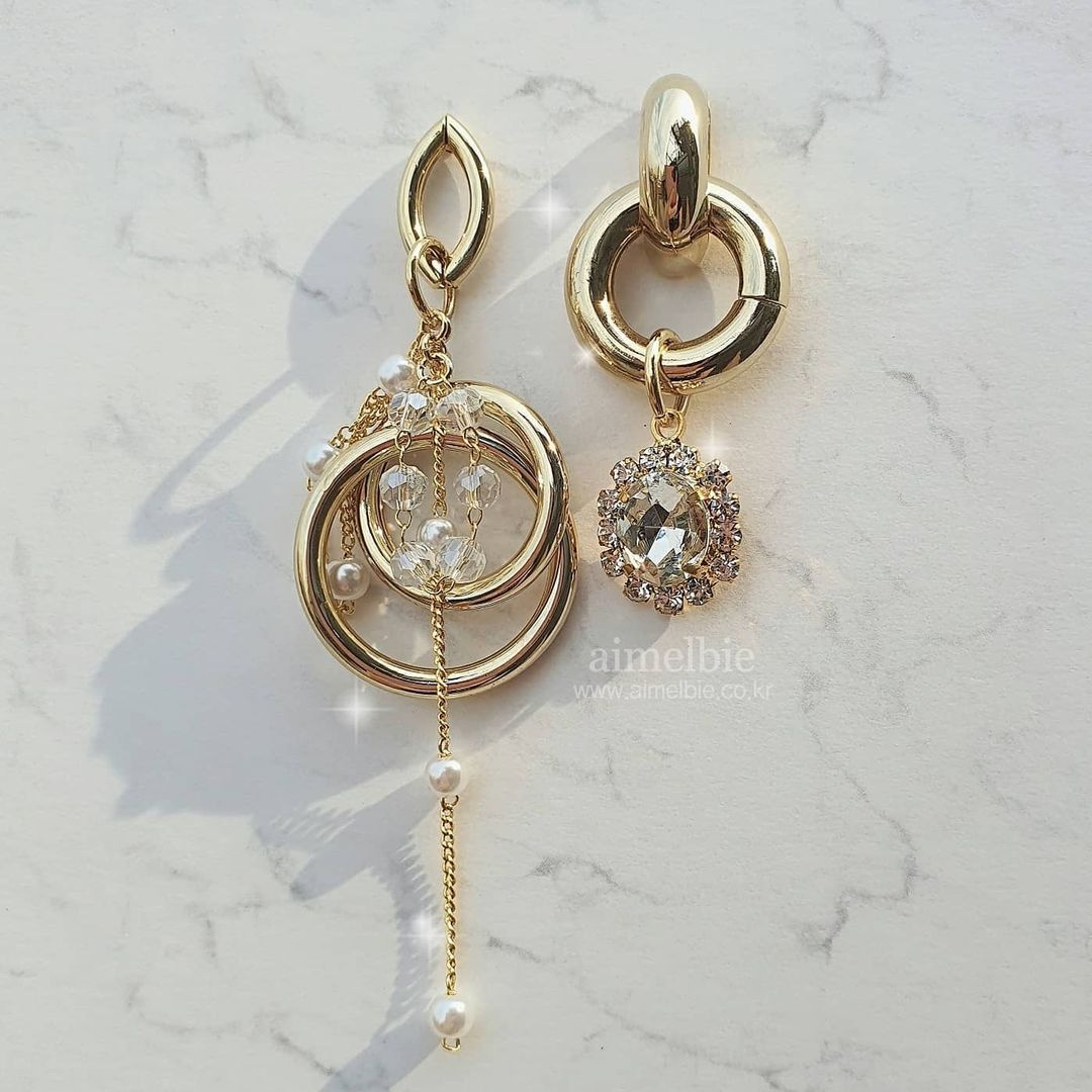 Urban Gold Earrings💛

💖구매방법: 쇼핑몰에서 'Urban' 검색
💖쇼핑몰 링크: aimelbie.co.kr

💜Price: 16 USD
💜Order through our Instagram
💜Payment method: Paypal

#earrings #jewelry #귀걸이 #예쁜귀걸이 #악세사리쇼핑몰 #핸드메이드쥬얼리 #handmadejewelry #earring