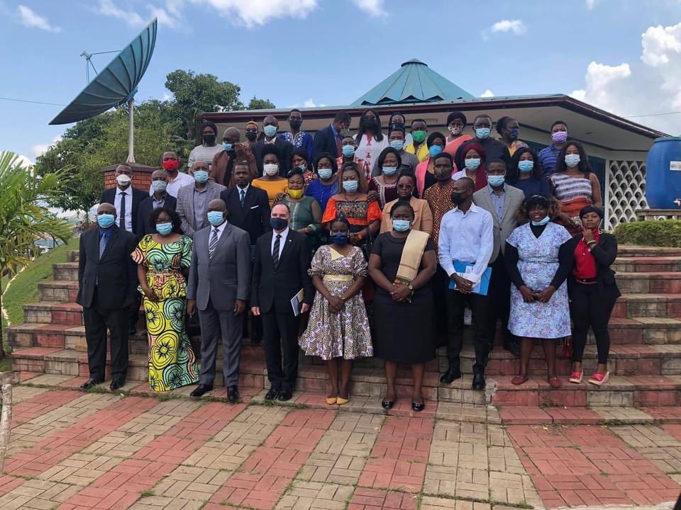 ImageNationPR's tweet photo. Ouverture officielle de l’atelier de plaidoyer sur la protection et l’assistance aux Personnes Déplacées Internes (PDIs).

#unhcr #undp #hrc #Genida #takeresponsibility #displacedpeople #africa #Cameroon #crisis #ocha #iom #sdgs https://t.co/PJvXUMbPOj