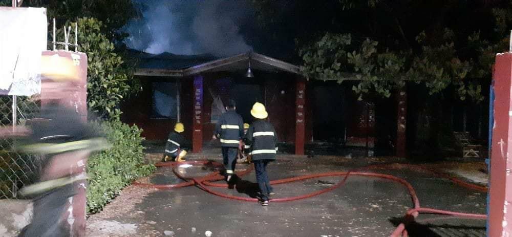 The fire broke out at Taungthaman Village Tract Administration Office, Amarapura Tsp, Mandalay Last night. #Apr22Coup #WhatsHappeningInMyanmar https://t.co/H5Cu24y2oX