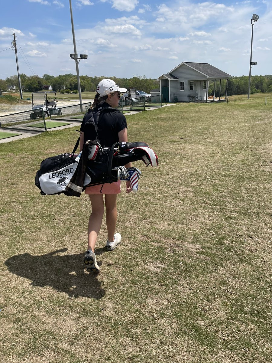 GolfLedford's tweet photo. Big Day for the Panthers! 18 hole Conference Tournament at Colonial Country Club! Hit it Well Panthers ! @LedfordProud @LPAA_Pride #NoDaysOffLedfordGolf https://t.co/lfs28OUc1H