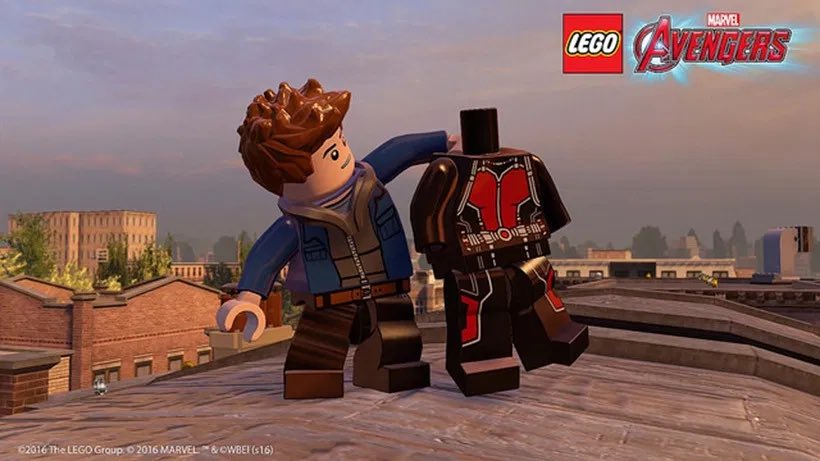 day 111 - (late) this might be lego's only way of showing how a character holds a suit but i thought ant-man got beheaded for a sec wtf 