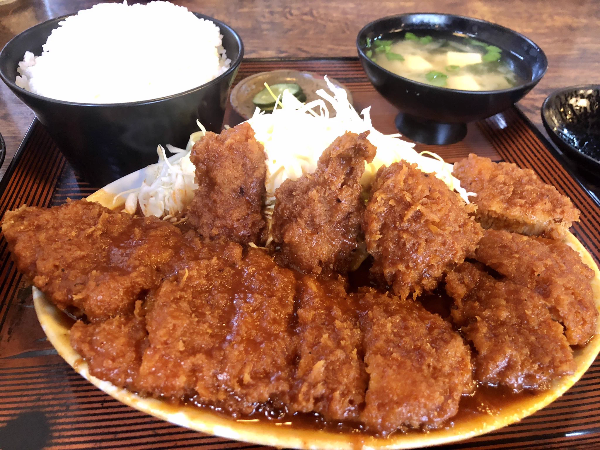 食品サンプルを見てトンカツ定食のご飯大盛を注文したら？とんでもない詐欺に遭うwww
