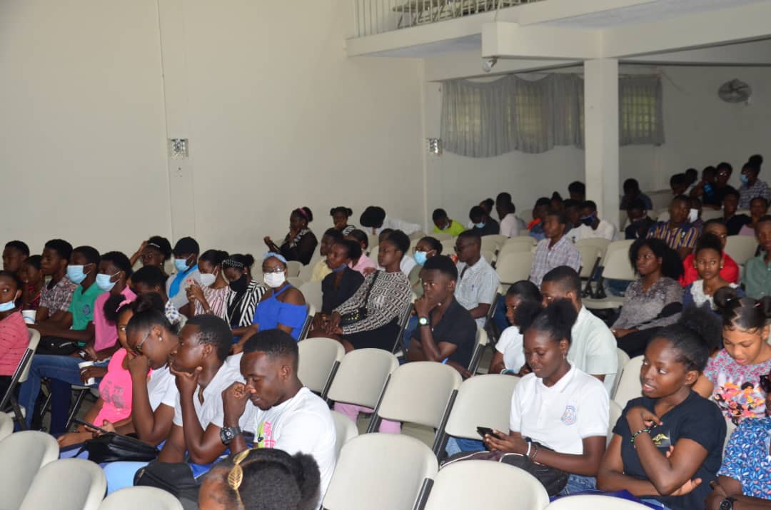 atrepahaiti18's tweet photo. ATREPA Haïti, en collaboration avec le Collège Saint Francois d'Assise &amp; RANKONT EDU, a réalisé une journée d'Orientation Professionnelle ce samedi 17 avril 2021 au Collège Saint François d'Assise. Merçi aux intervenants et aux écoliers-es de leur participation. #Éducation #Haïti https://t.co/ZvFuWci8xu