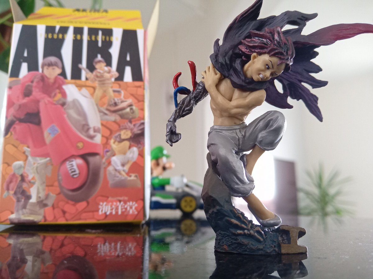 2minalaplume's tweet photo. Merci à @MrSHU62 pour ces beaux cadeaux: figurine et marques pages qui déboîtent! Allez jeter un œil sur sa chaîne twich https://t.co/LaWLD6lwjo vous en prendrez plein les mirettes: Retro gaming, réalisation de maquettes Gunpla, un passionné! merci encore! gaming et fraternité 🕹️ https://t.co/yssq3Wrws7