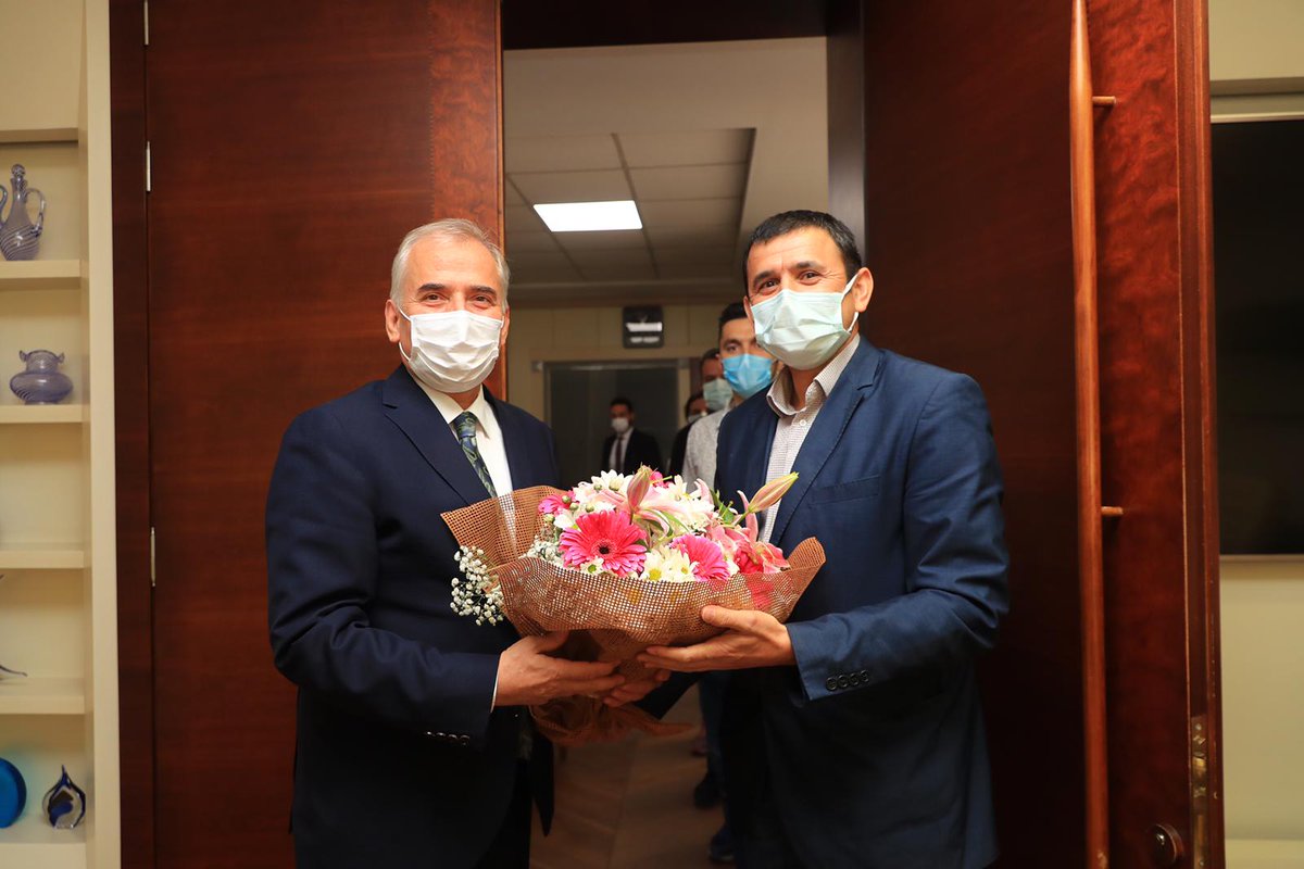 40. Kuruluş yıldönümlerini kutlayan Denizlimizin güzide kulüplerinden Denizli İşitme Engelliler Spor Kulübü Başkanı Mehmet Sarıoğlu, İşitme Engelliler Spor Federasyonu İl Temsilcisi Sevil Güngör ve beraberindeki heyete nazik ziyaretleri için teşekkür ediyorum.