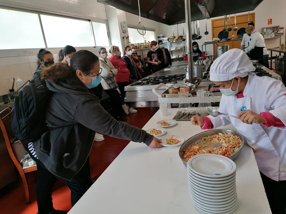Gracias a la <a href="/ESGHT_TOLEDO/">ESCUELA SUPERIOR GASTRONOMÍA Y HOSTELERÍA. TOLEDO</a> por colaborar en la impartición del taller de aprovechamiento de alimentos básicos dirigidos a personas vulnerables atendidas por <a href="/CruzRojaEsp/">Cruz Roja Española</a> #Toledo dentro del proyecto bienestar personal y activación social.