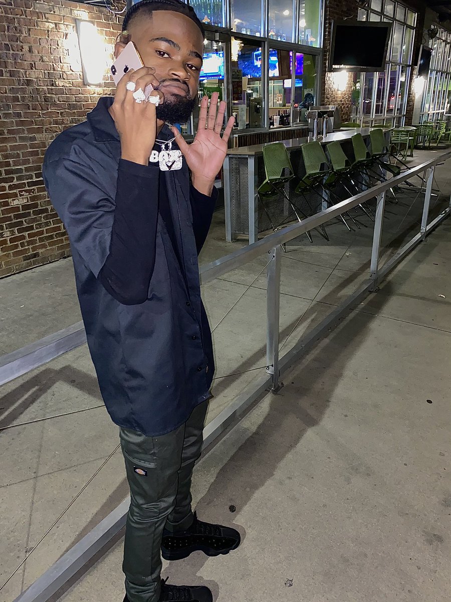 _bengeez's tweet photo. Do you belive in shooting stars ?💫 Dreams of a nigga who ain neva had it all ?🏁 #EarthDay  #bengeez💰#myasu https://t.co/6WgydlhsNK