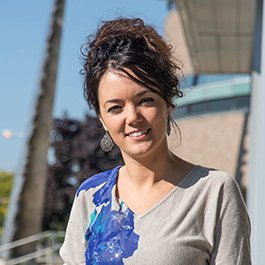 Boettcher Lab (@boettcherlab) on Twitter photo We are hosting the remarkable Prof. Eranda Nikolla from Wayne State U. tomorrow Fri 4/23 at 1 pm PT!
"Design of Metal/Metal-Oxide Heterogeneous Catalysts and Electrocatalysts for Energy and Chemical Conversion"
All invited to attend - e-mail jmacha@uoregon.edu for Zoom link. We are hosting the remarkable Prof. Eranda Nikolla from Wayne State U. tomorrow Fri 4/23 at 1 pm PT!
"Design of Metal/Metal-Oxide Heterogeneous Catalysts and Electrocatalysts for Energy and Chemical Conversion"
All invited to attend - e-mail jmacha@uoregon.edu for Zoom link.