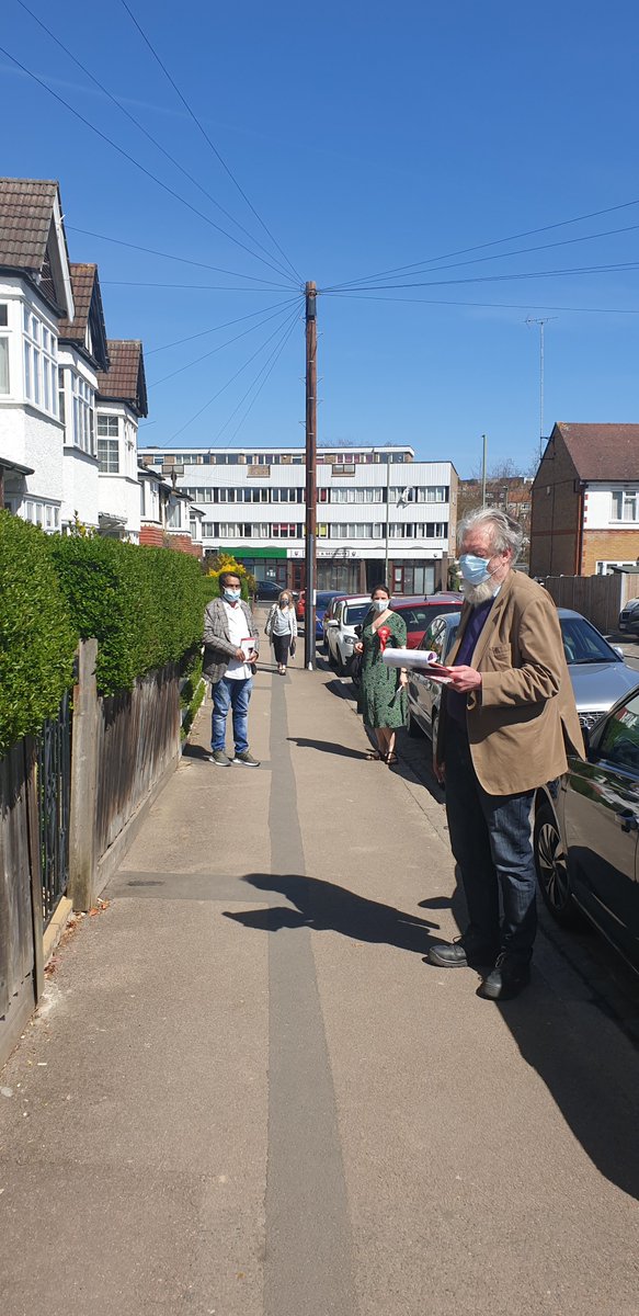 So pleased to be out with @TulipSiddiq and @anne_clarke in #EastBarnetVillage, knocking on doors. Good responses all round! We engaging. Listening & supporting local residents #VoteLabour #LocalElections2021 @D_Carlin1 @BarnetLabour @BarryJohnRawlin