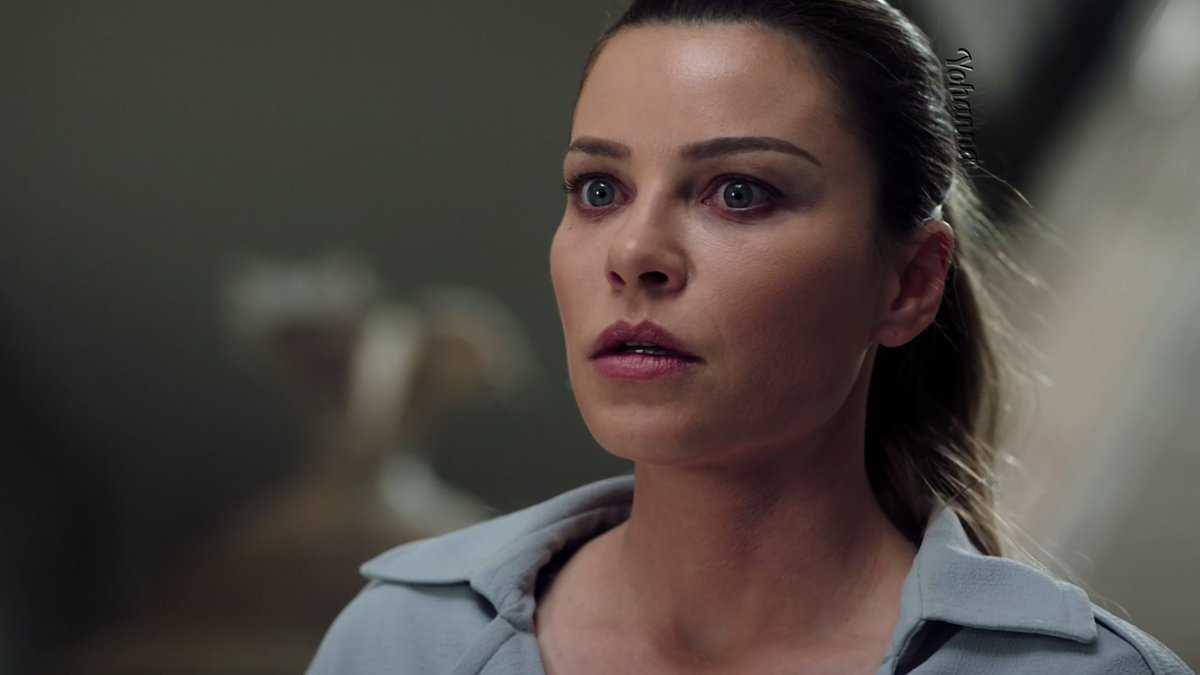 She's a detective but didn't even see what was right in front of her and let Cain in her life. Didnt see that Lucifer was telling the truth for 2 years, albeit a crazy truth. Didnt see that Dan was involved in Palmetto... #Lucifer 3/7