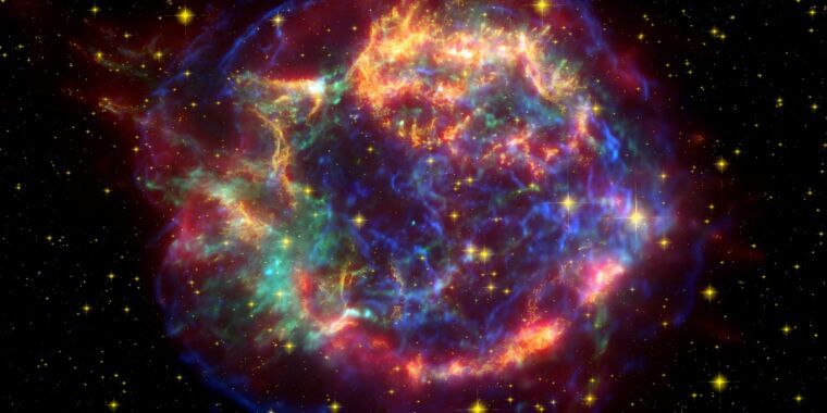 haroldlgardner's tweet image. New data is evidence of process that powers #explodingstars buff.ly/3dBUIb4 #astronomy #supernova #physics #chandra